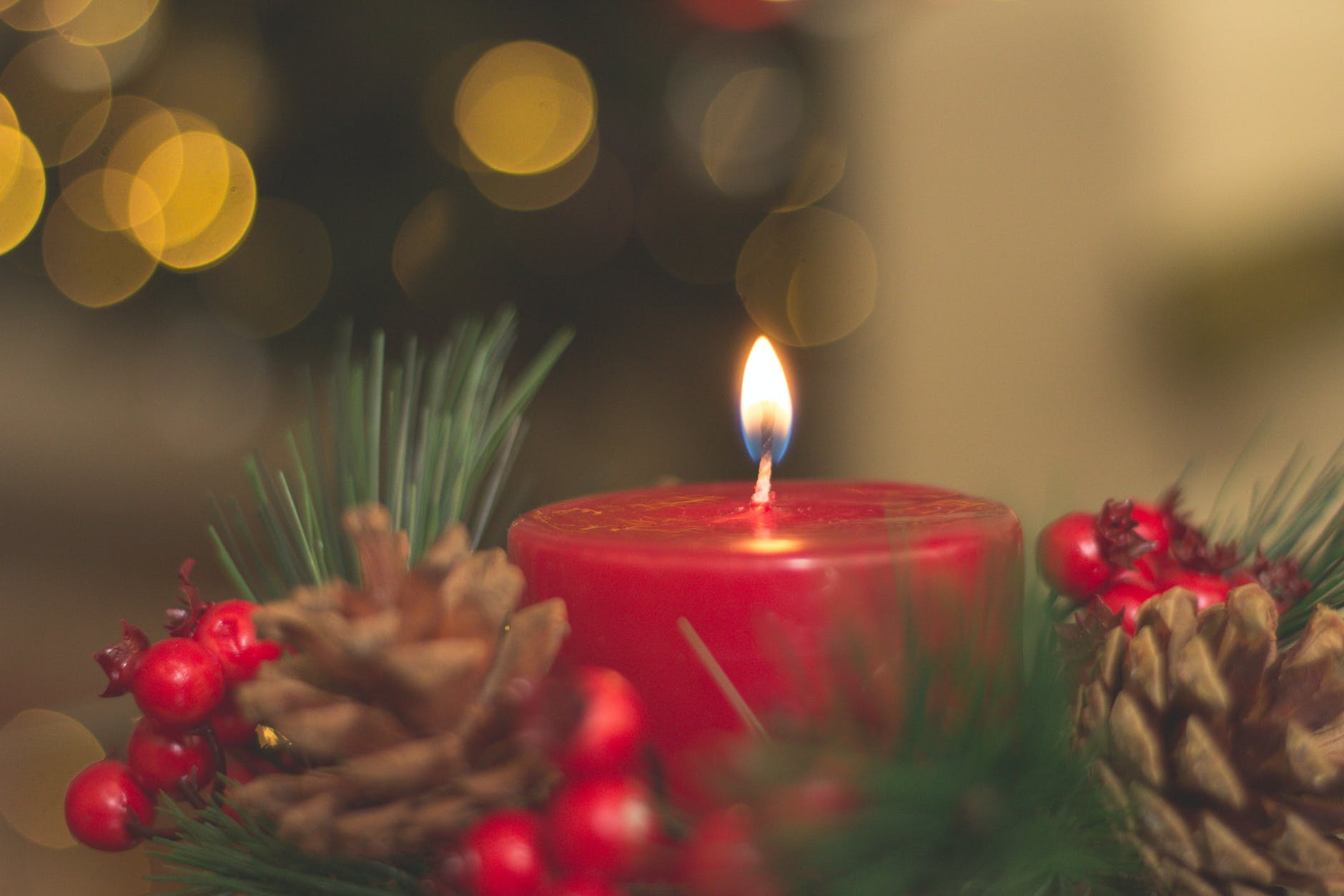 25 dicembre – NATALE DEL SIGNORE: La Luce risplende qui tra noi: guarda, adora, ringrazia…